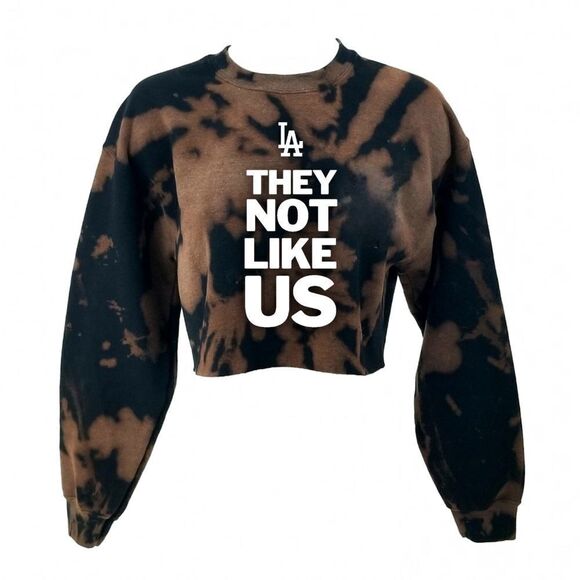THEY NOT LIKE US "LA" Cropped Crop Top Crewneck Sweatshirt - hip hop rap tee y2k - Picture 1 of 3